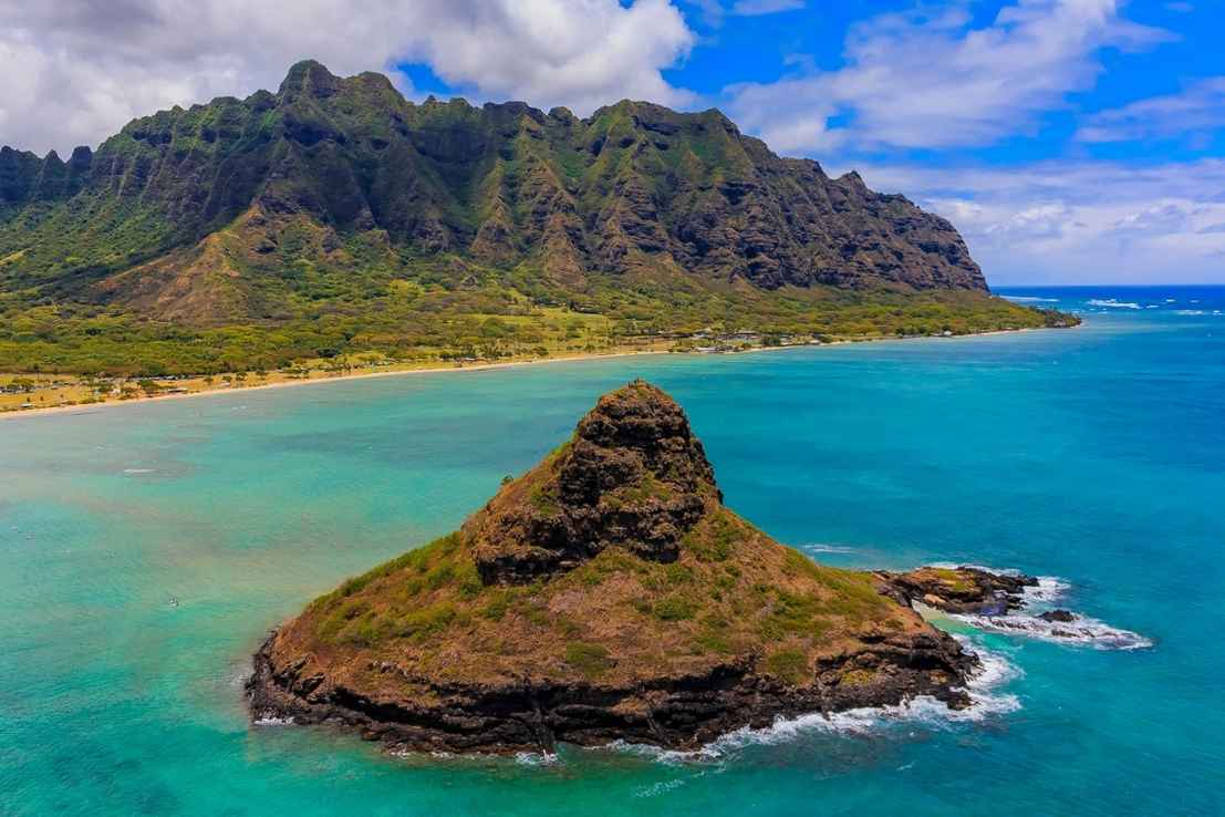 Chinaman's Hat scenic photo stop on Oahu